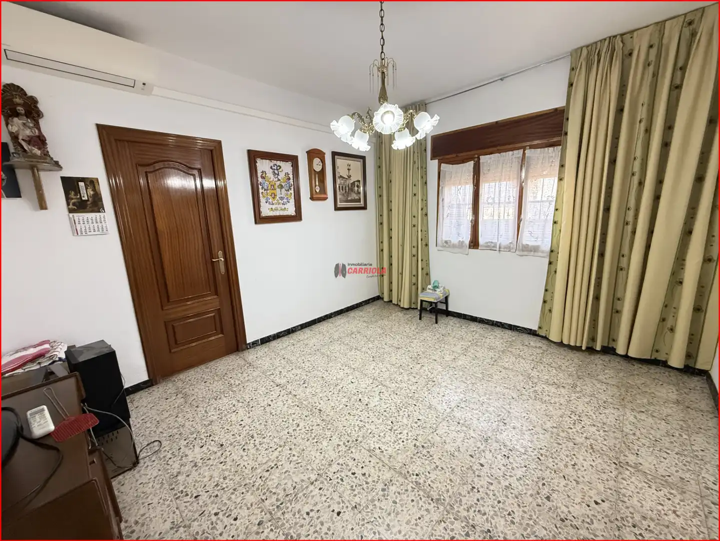 Sala d'estar de Casa adosada en venda en La Torre de Esteban Hambrán amb Aire condicionat, Calefacció i Jardí privat
