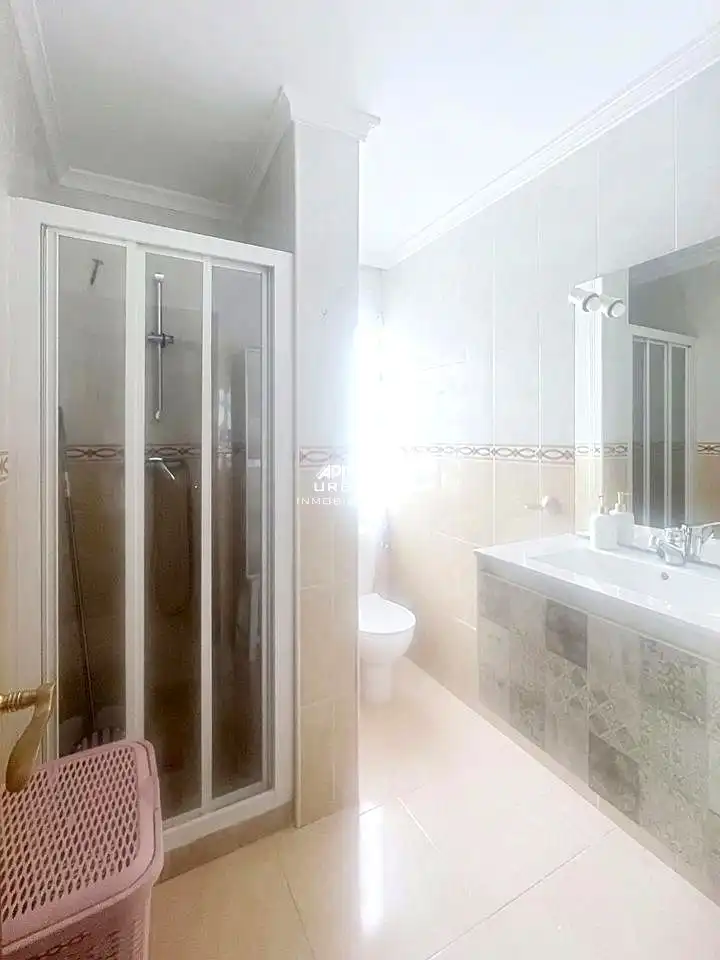 Badezimmer von Wohnung zum Verkauf in Lucena