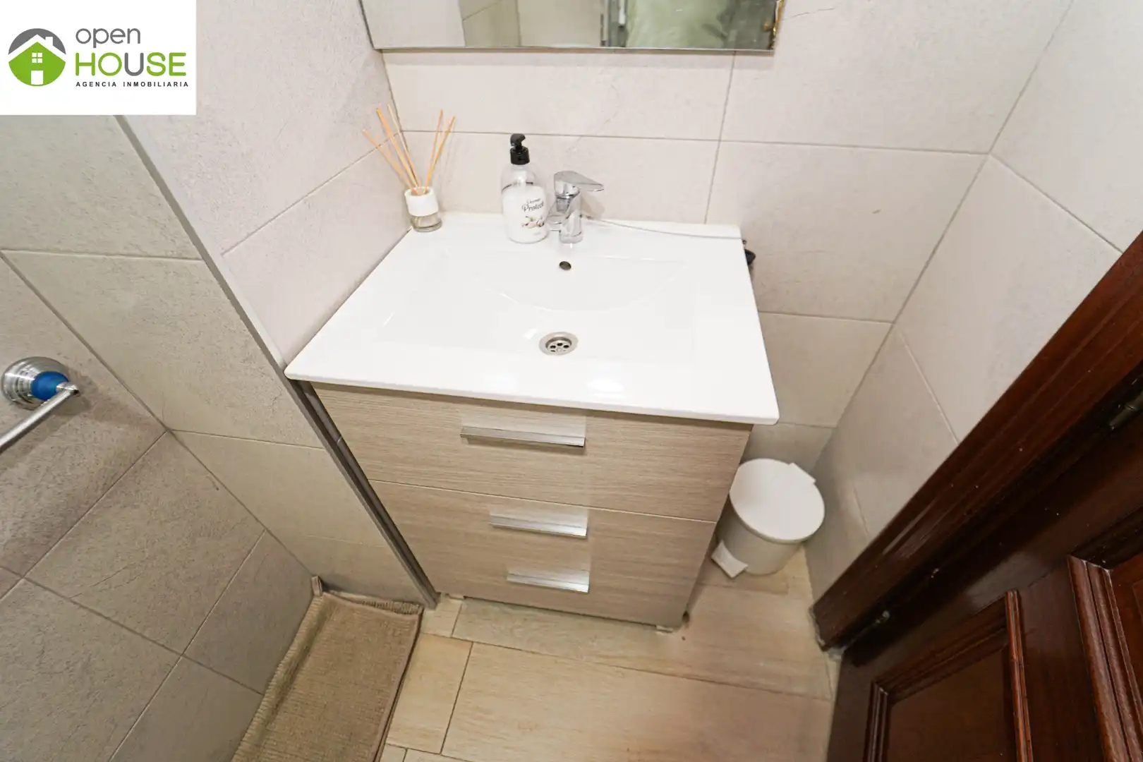 Bathroom of Flat for rent in Granada  with Heating, Furnished and Oven