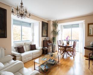 Living room of Flat for sale in  Madrid Capital  with Air Conditioner, Heating and Private garden