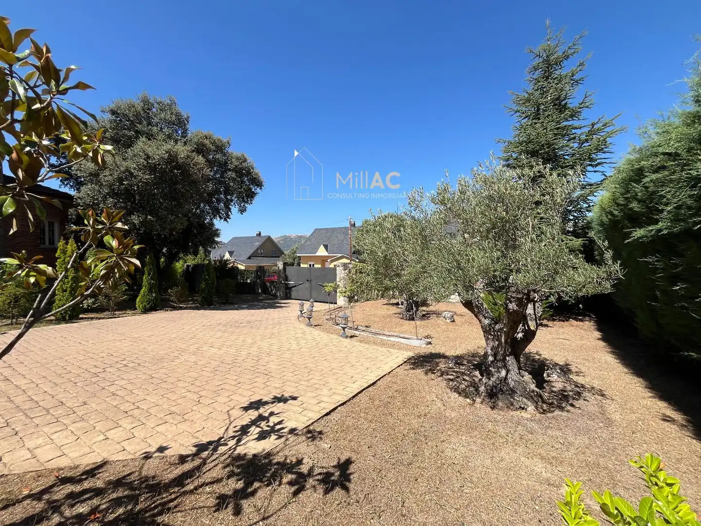Houses for sale in El Espinar  with Heating, Private garden and Terrace