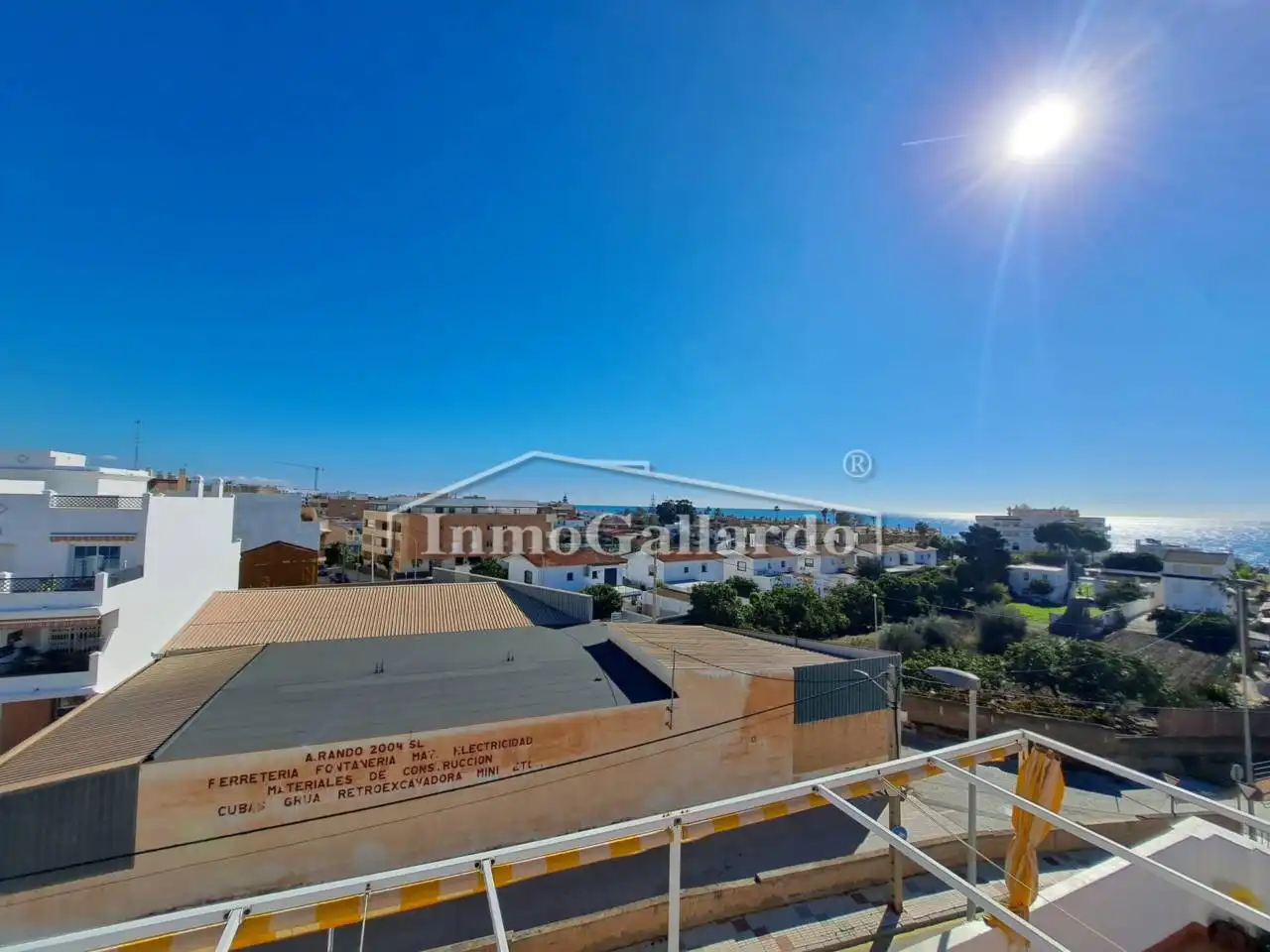 Vista exterior de Ático en venta en Rincón de la Victoria con Aire acondicionado, Terraza y Trastero