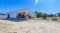 Vista exterior de Casa o xalet en venda en Chiclana de la Frontera amb Jardí privat i Terrassa