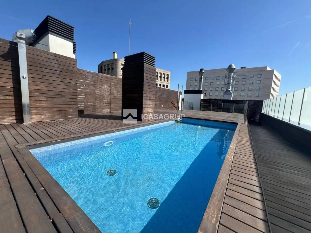 Piscina de Piso en venta en  Barcelona Capital con Aire acondicionado, Calefacción y Parquet