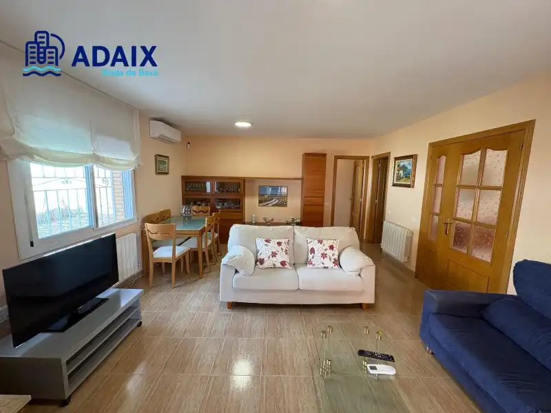 Living room of Houses for sale in Roda de Berà  with Air Conditioner, Heating and Terrace