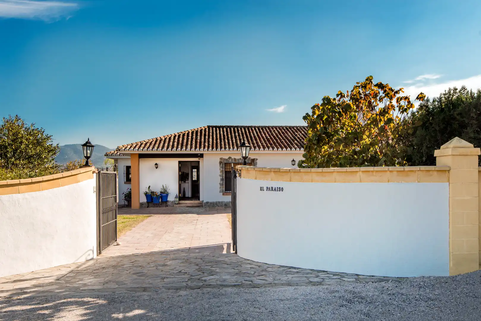Vista exterior de Finca rústica en venta en Alhaurín de la Torre con Aire acondicionado, Calefacción y Jardín privado