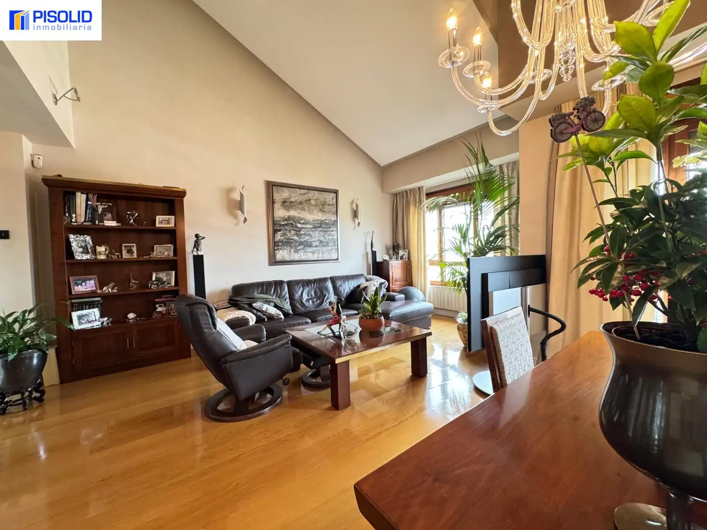 Sala de estar de Ático en venta en Valladolid con Calefacción, Parquet y Terraza