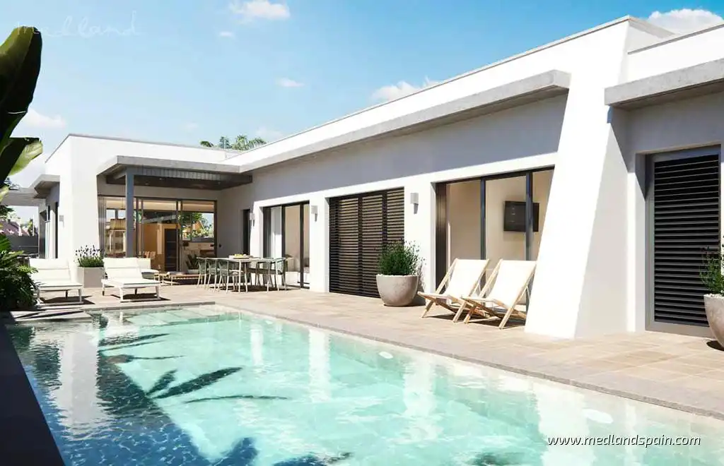 Chalet con piscina en venta en San Javier ciudad