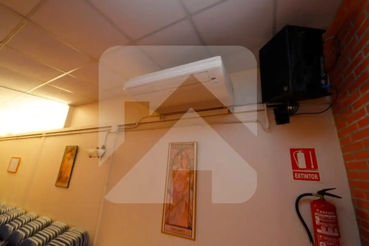 Local en venta en Fabero con Aire acondicionado