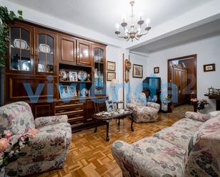 Living room of Flat for sale in  Madrid Capital  with Air Conditioner, Heating and Furnished