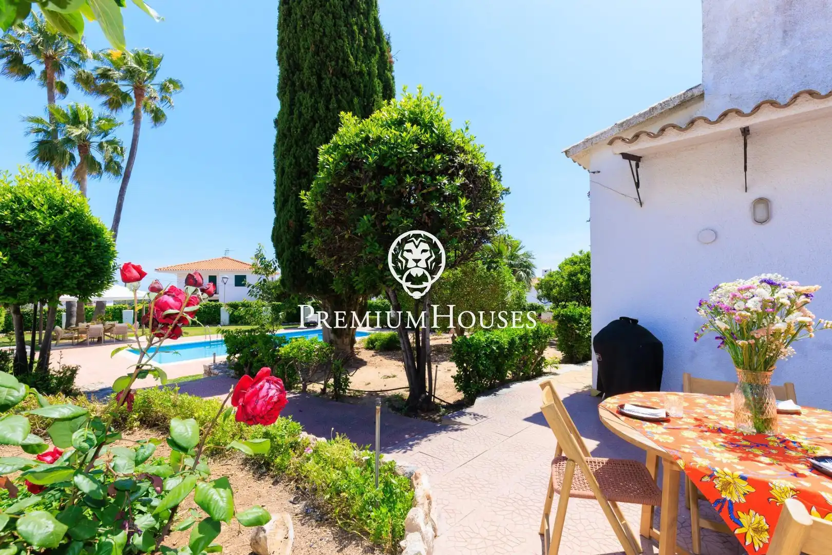 Vista exterior de Casa o chalet de alquiler en Cunit con Aire acondicionado, Calefacción y Jardín privado
