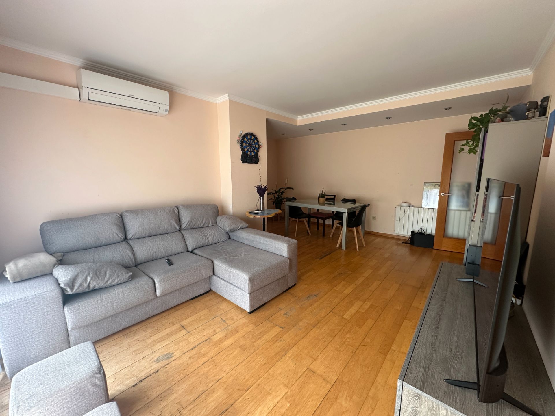 Sala de estar de Planta baja en venta en Girona Capital con Aire acondicionado, Calefacción y Jardín privado