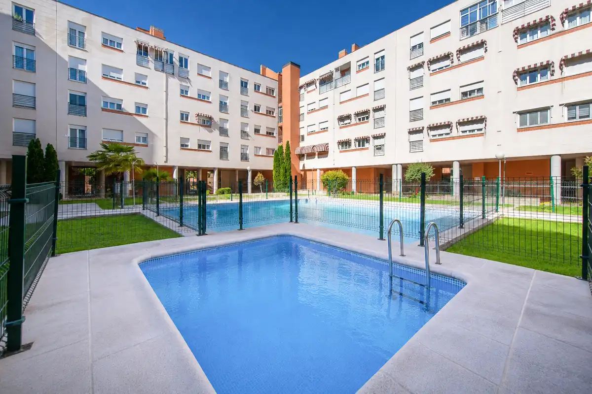 Piscina de Pis en venda en Alcobendas amb Aire condicionat, Calefacció i Parquet