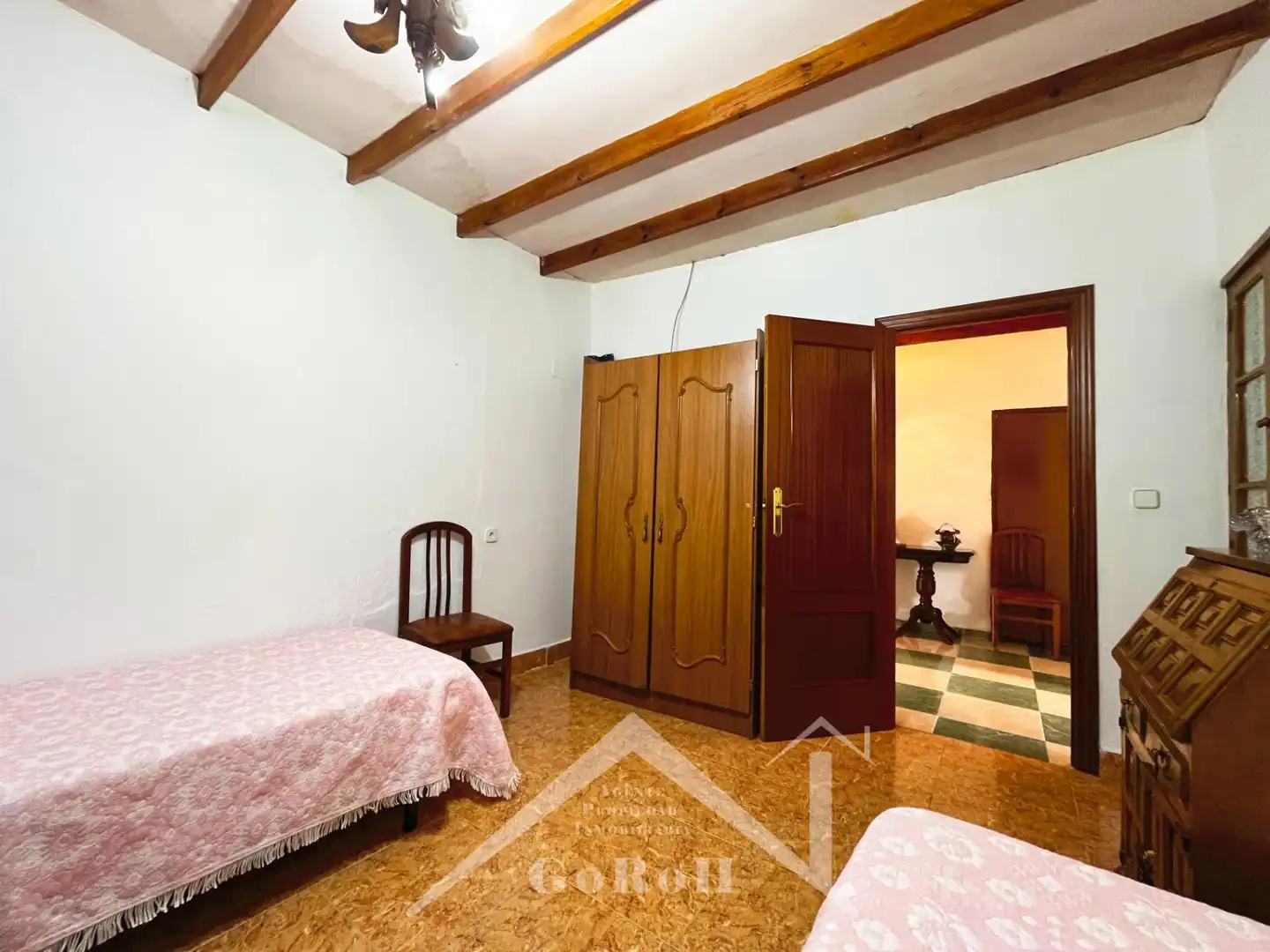 Sala d'estar de Casa adosada en venda en Almadén de la Plata amb Traster, Moblat i Alarma