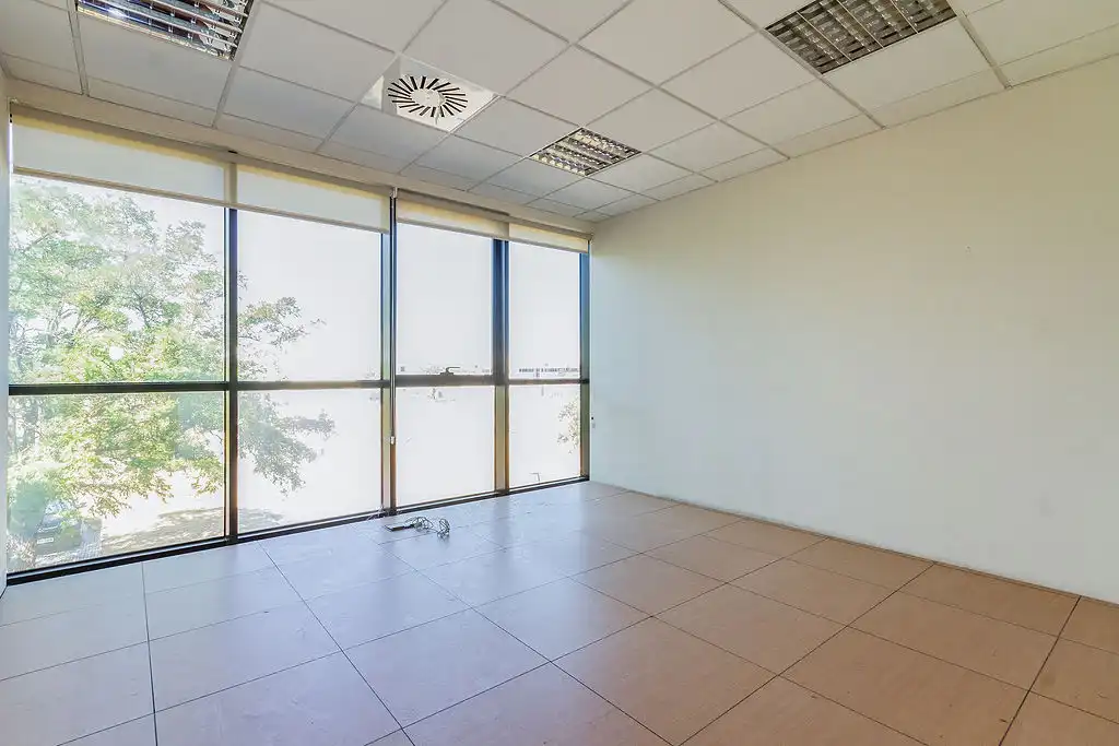 Business premises for sale in Av Vía Láctea, imagen 6