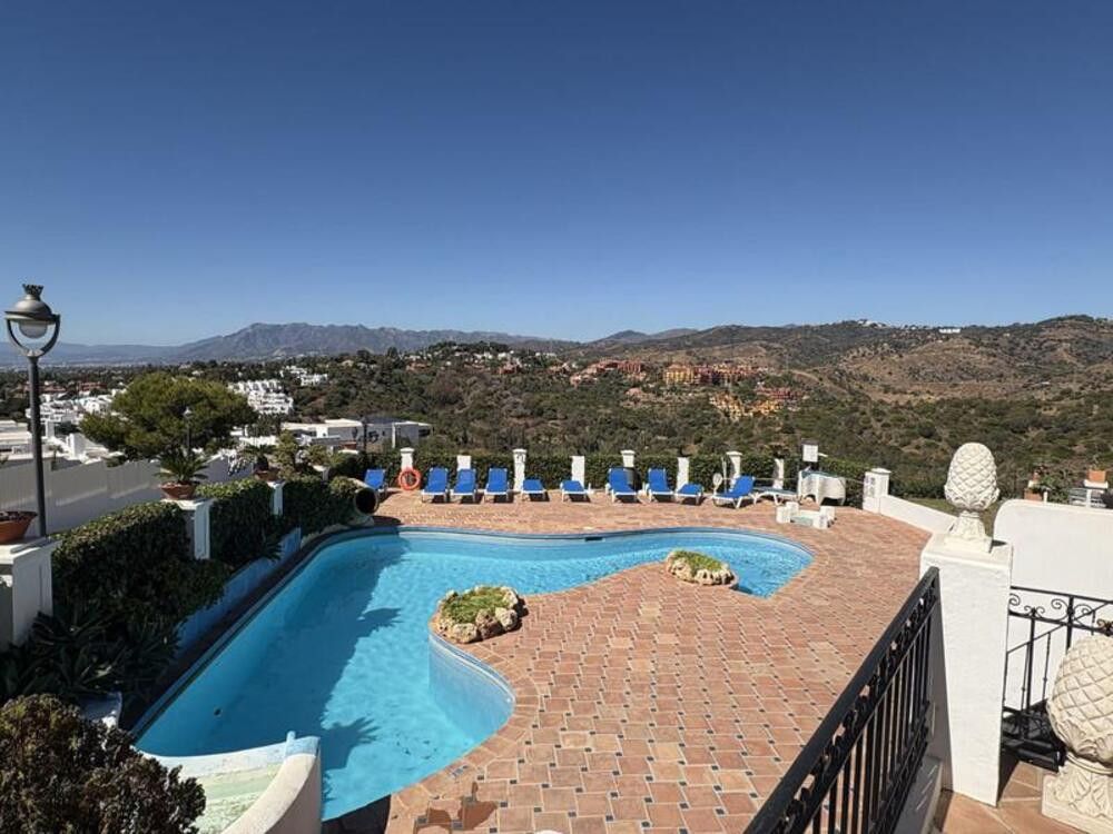 Piscina de Casa adosada de lloguer en Marbella amb Aire condicionat, Terrassa i Piscina
