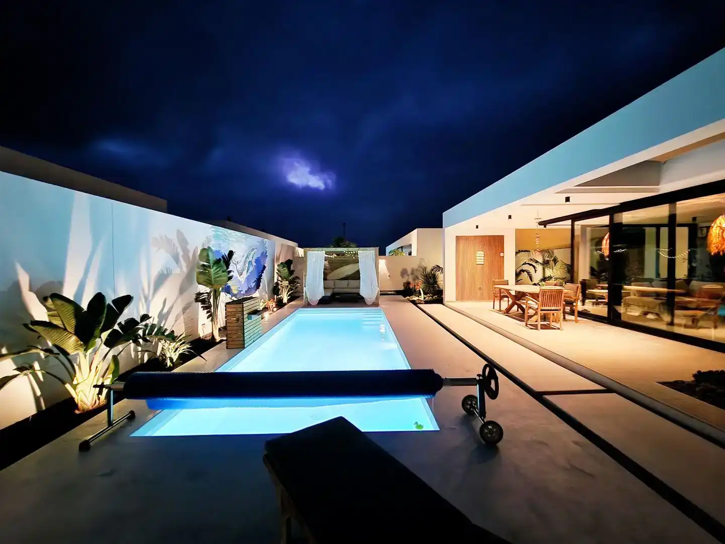 Terrasse von Wohnung zum Verkauf in La Oliva mit Klimaanlage, Privatgarten und Schwimmbad