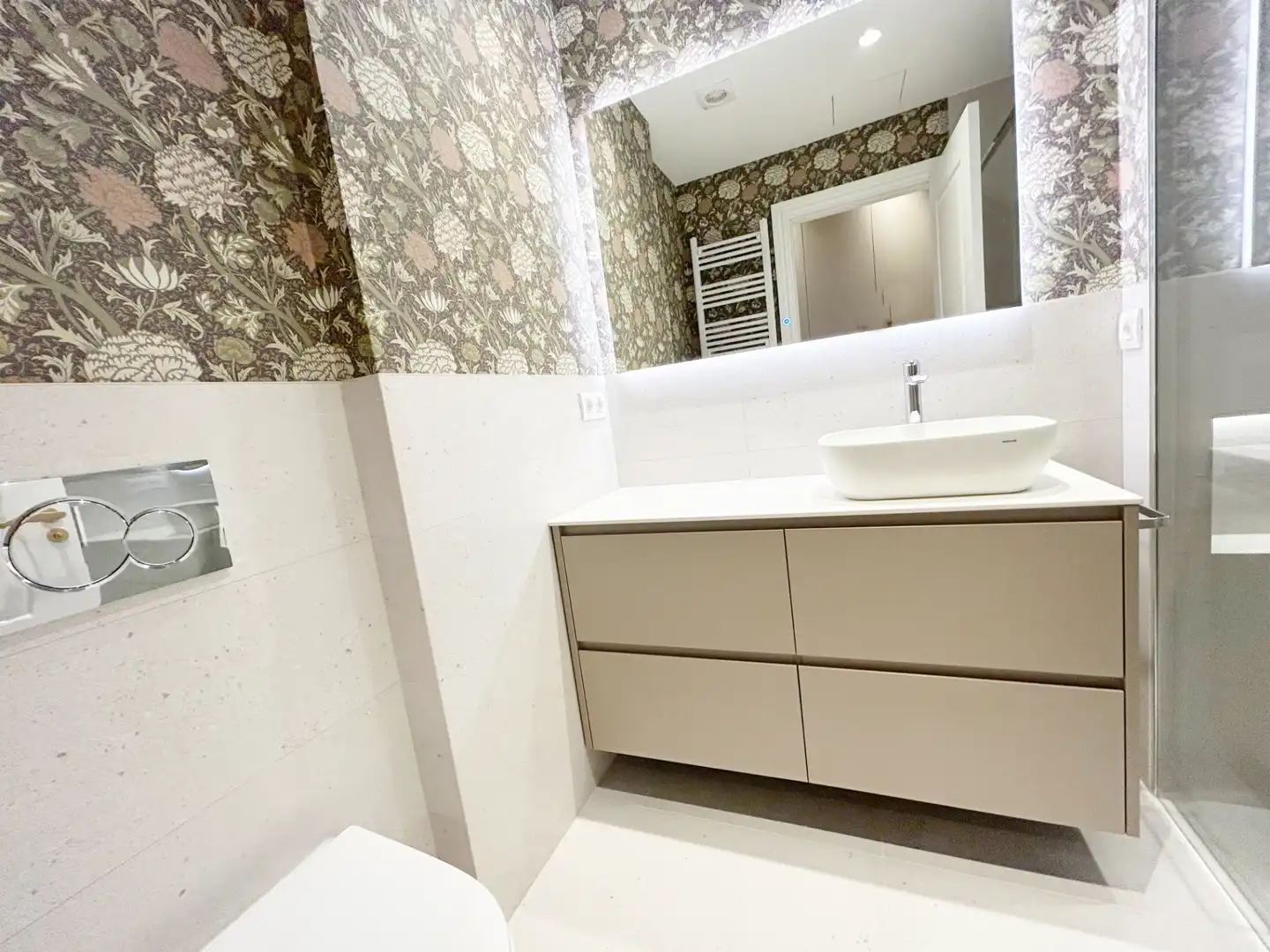 Baño de Piso en venta en Vitoria - Gasteiz con Calefacción, Trastero y Horno