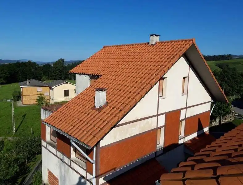Außenansicht von Gebäude zum Verkauf in Cartes