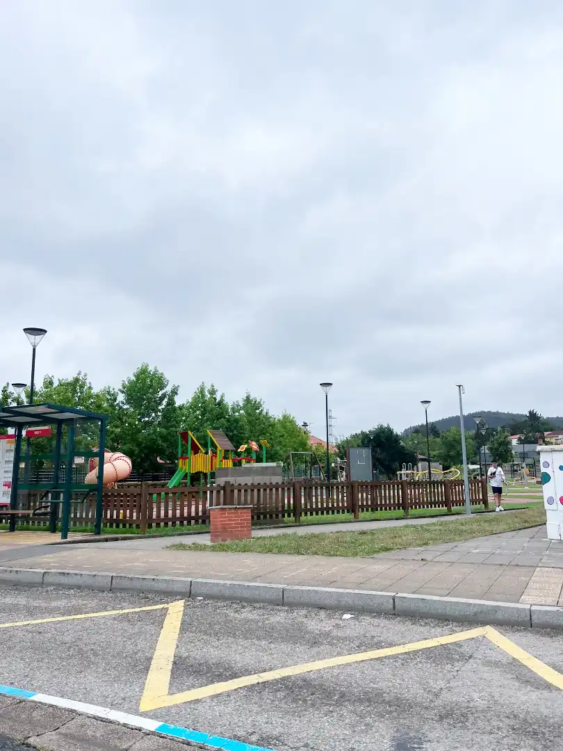 Vista exterior de Planta baja en venta en Torrelavega 