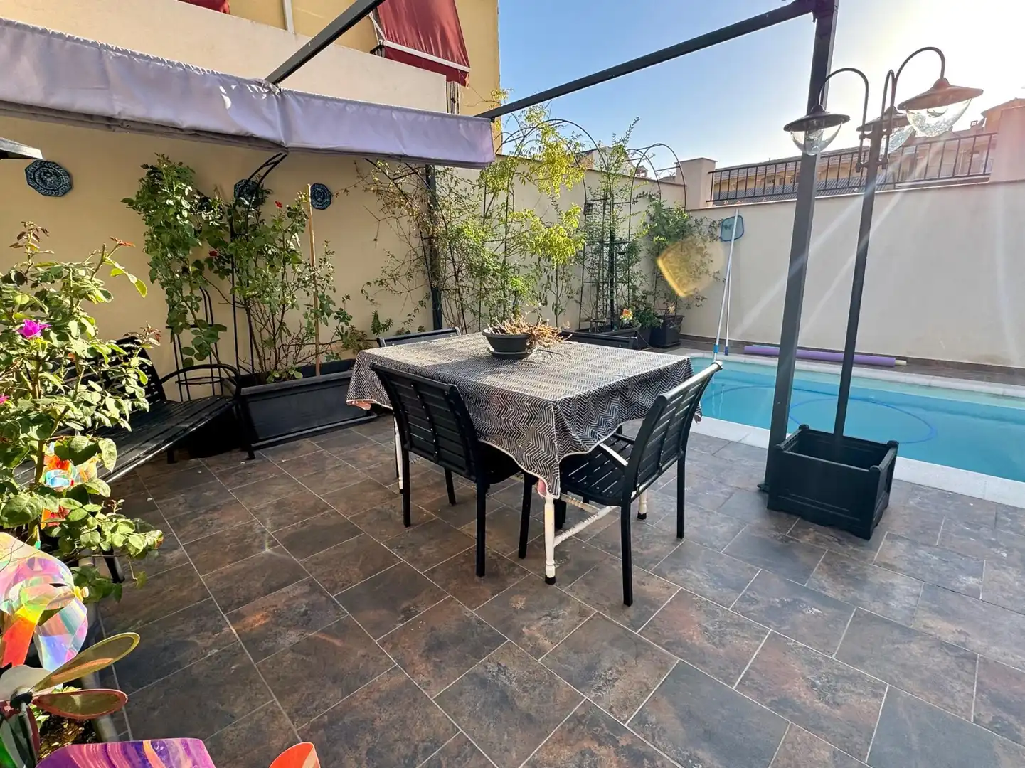 Casa aparellada amb terrassa en venda a Calle de la Gloria, imagen 4