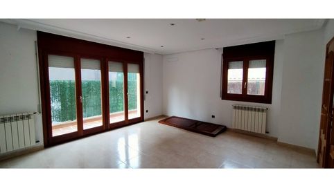Foto 4 de Casa o xalet en venda a Calle Isaac Albeniz, Olot, Girona