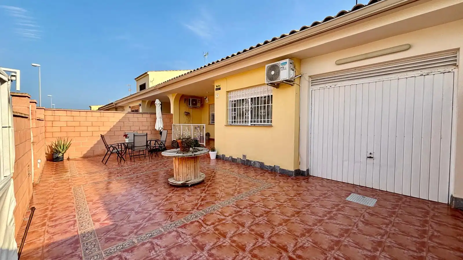 Vista exterior de Casa adosada en venta en Cartagena con Aire acondicionado, Calefacción y Jardín privado