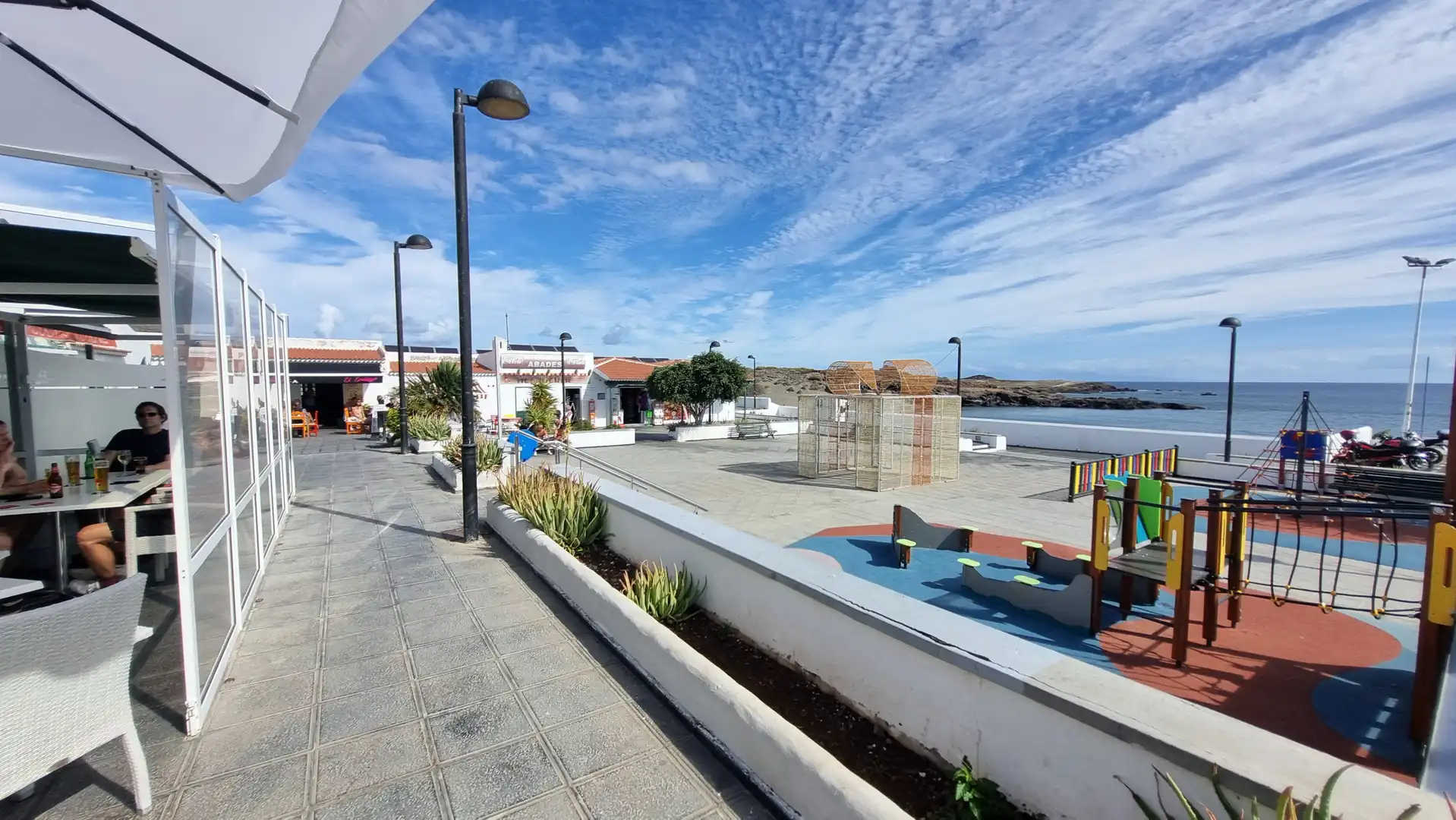 Vista exterior de Local en venda en Arico amb Alarma