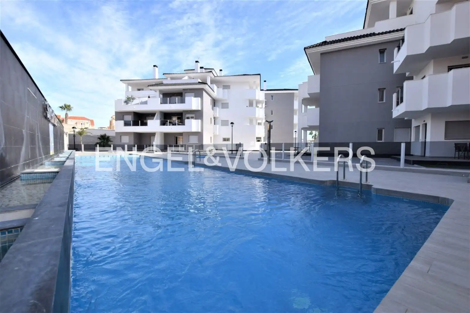 Piscina de Pis en venda en Orihuela amb Aire condicionat, Calefacció i Terrassa
