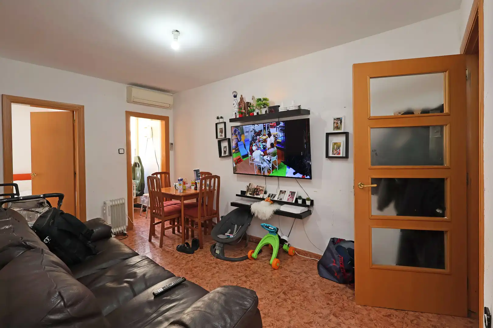 Living room of Flat for sale in L'Hospitalet de Llobregat