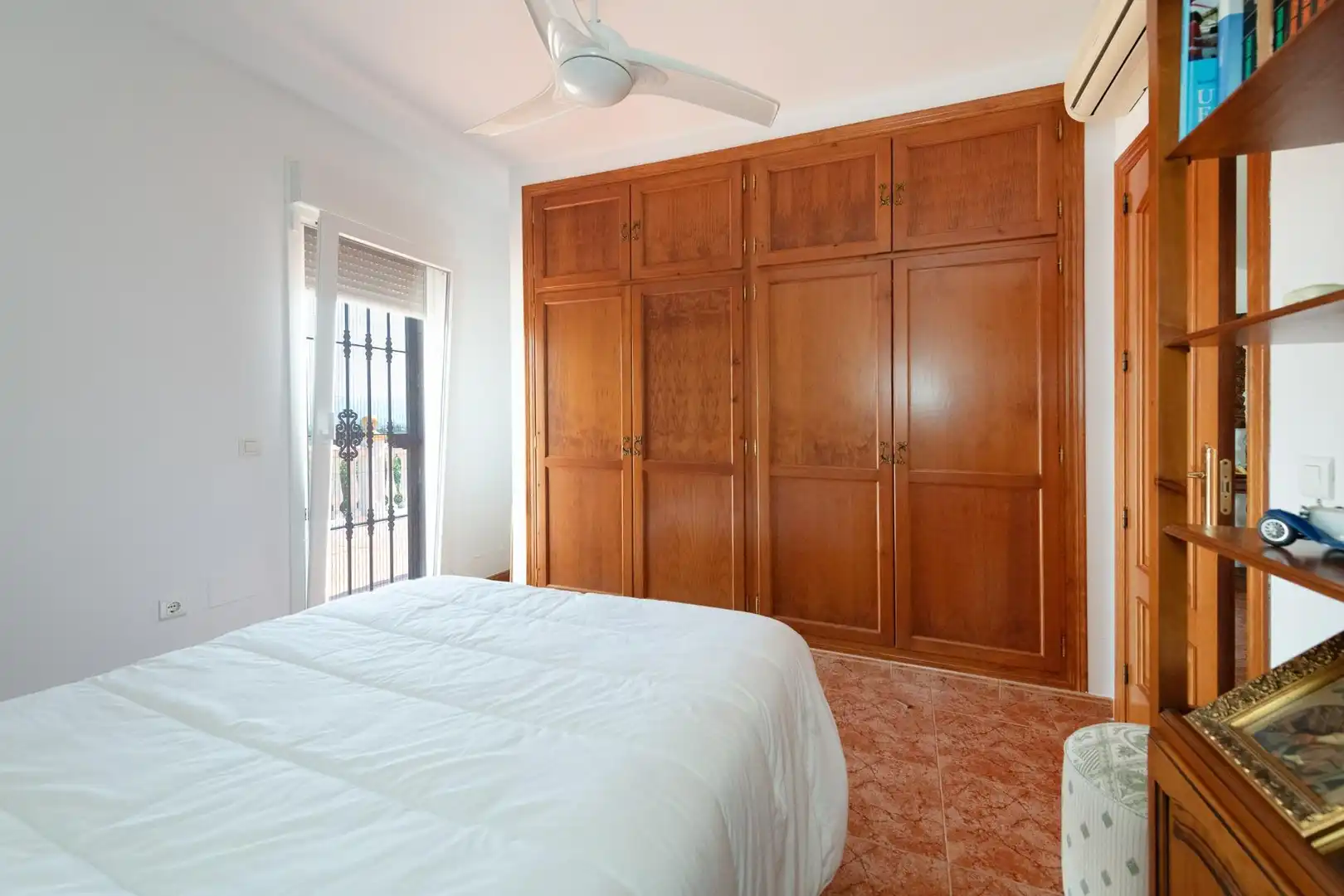 Habitación de Casa o chalet en venta en Alhaurín de la Torre con Aire acondicionado, Jardín privado y Terraza
