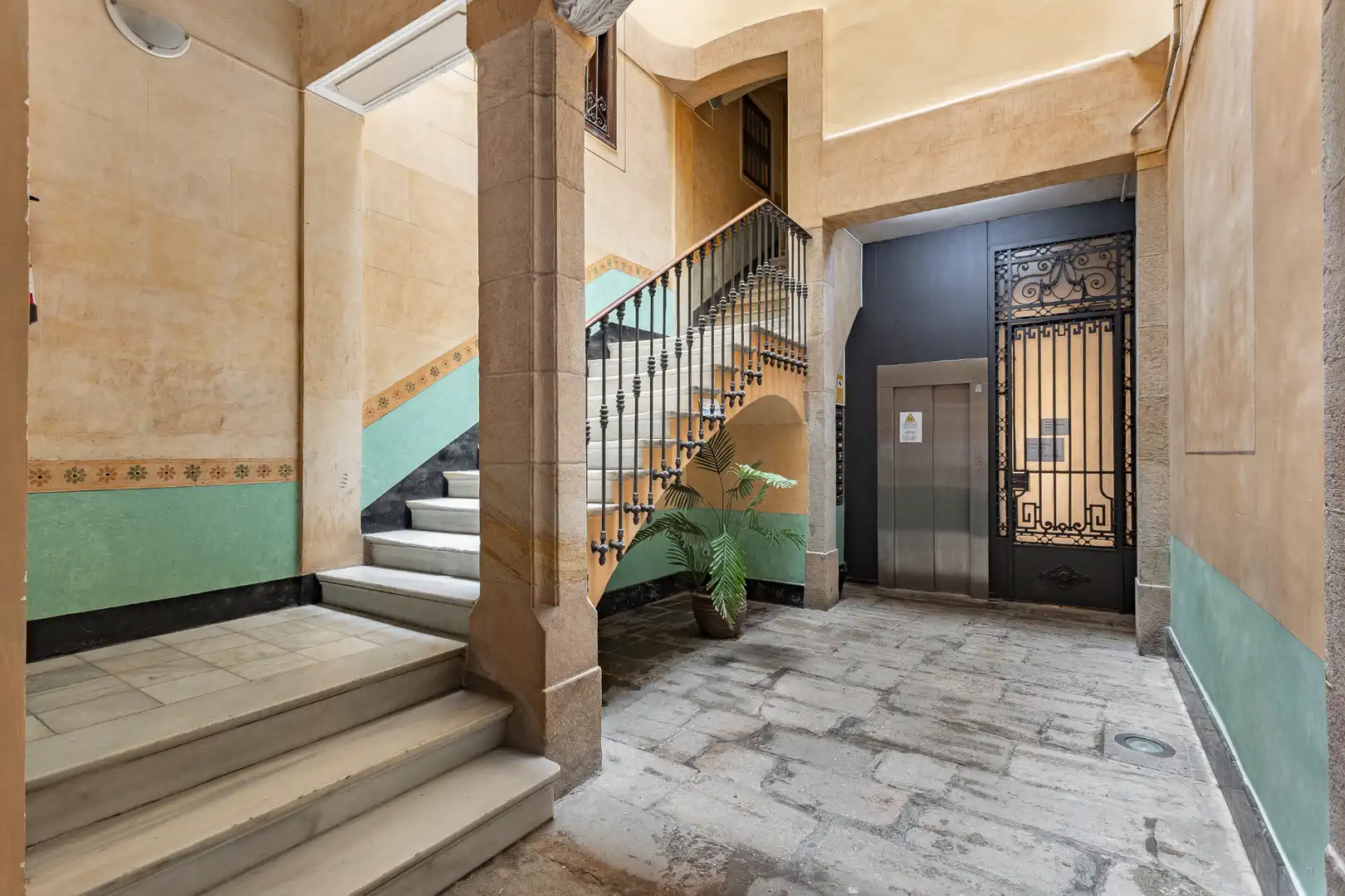 Appartamento con ascensore in vendita a Carrer de la Portaferrissa, imagen 56