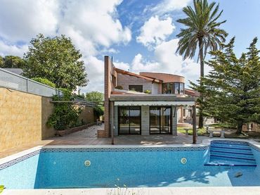 Chalet con balcón en venta en Avenida ARAGAI L'
