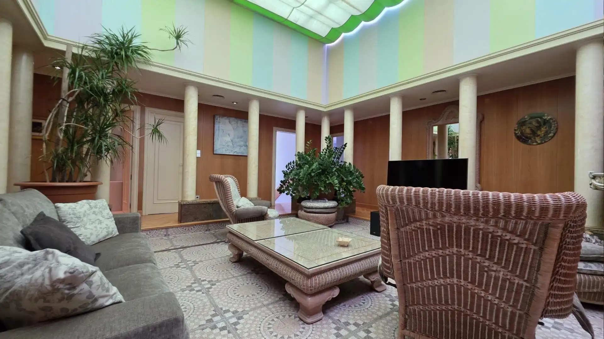 Living room of Houses for sale in Elche / Elx  with Air Conditioner, Private garden and Parquet flooring