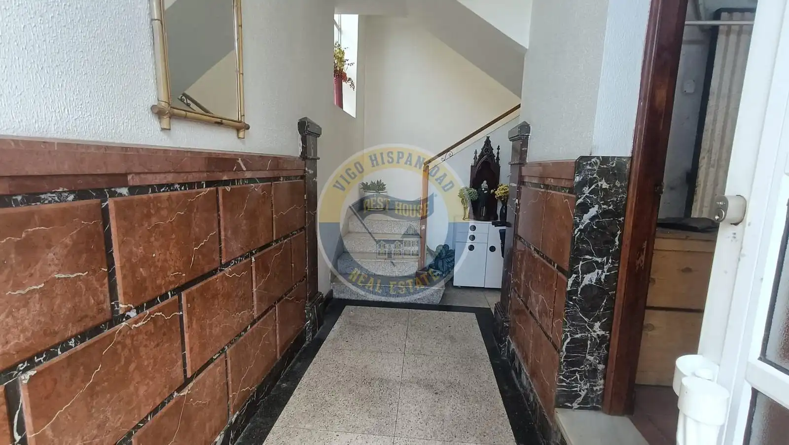 Casa o xalet en venda en Vigo  amb Calefacció, Traster i Moblat