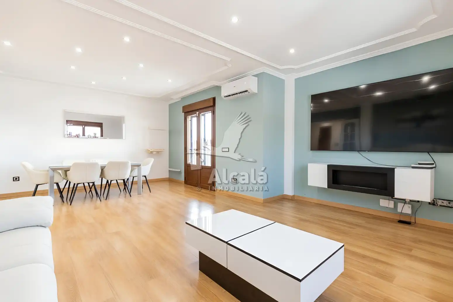 Sala d'estar de Casa o xalet en venda en Santa Olalla amb Aire condicionat, Calefacció i Piscina