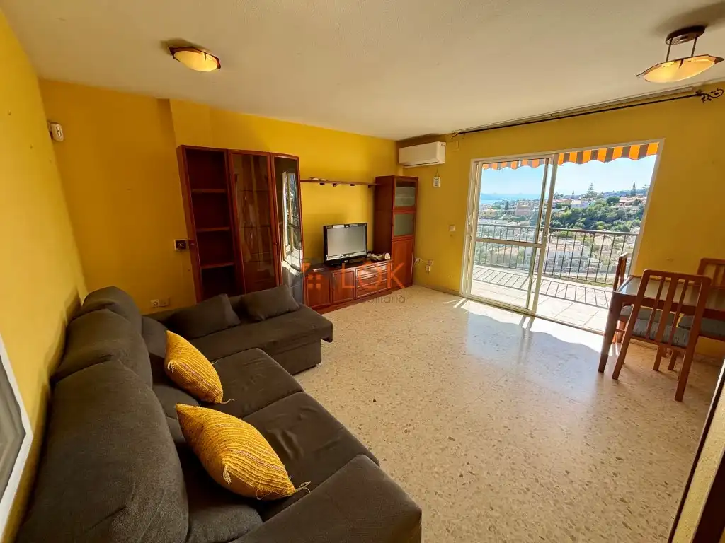 Sala d'estar de Casa o xalet en venda en Rincón de la Victoria