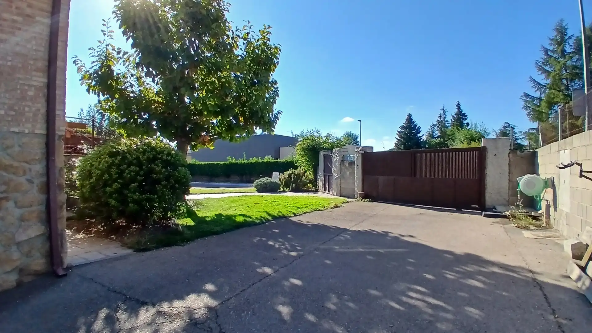 Vista exterior de Casa o xalet en venda en Collado Villalba amb Calefacció, Jardí privat i Terrassa