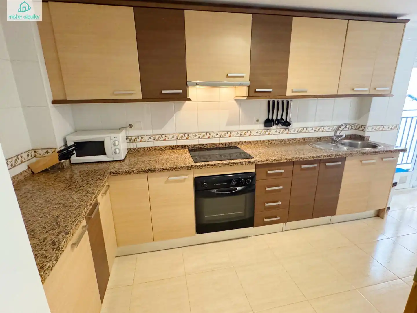 Cocina de Apartamento de alquiler en El Campello con Aire acondicionado, Jardín privado y Terraza