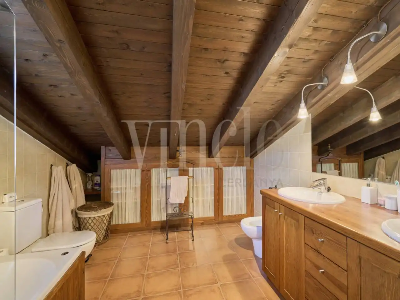 Duplexes for sale in Das