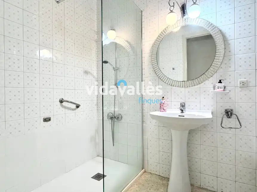 Baño de Piso en venta en Cardedeu con Calefacción, Trastero y Horno