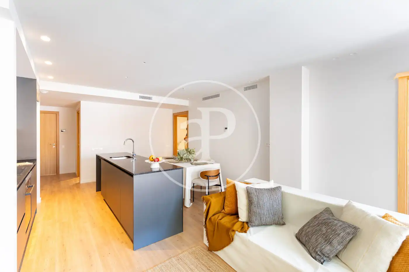 Living room of Flat for sale in Sant Cugat del Vallès  with Air Conditioner, Heating and Terrace