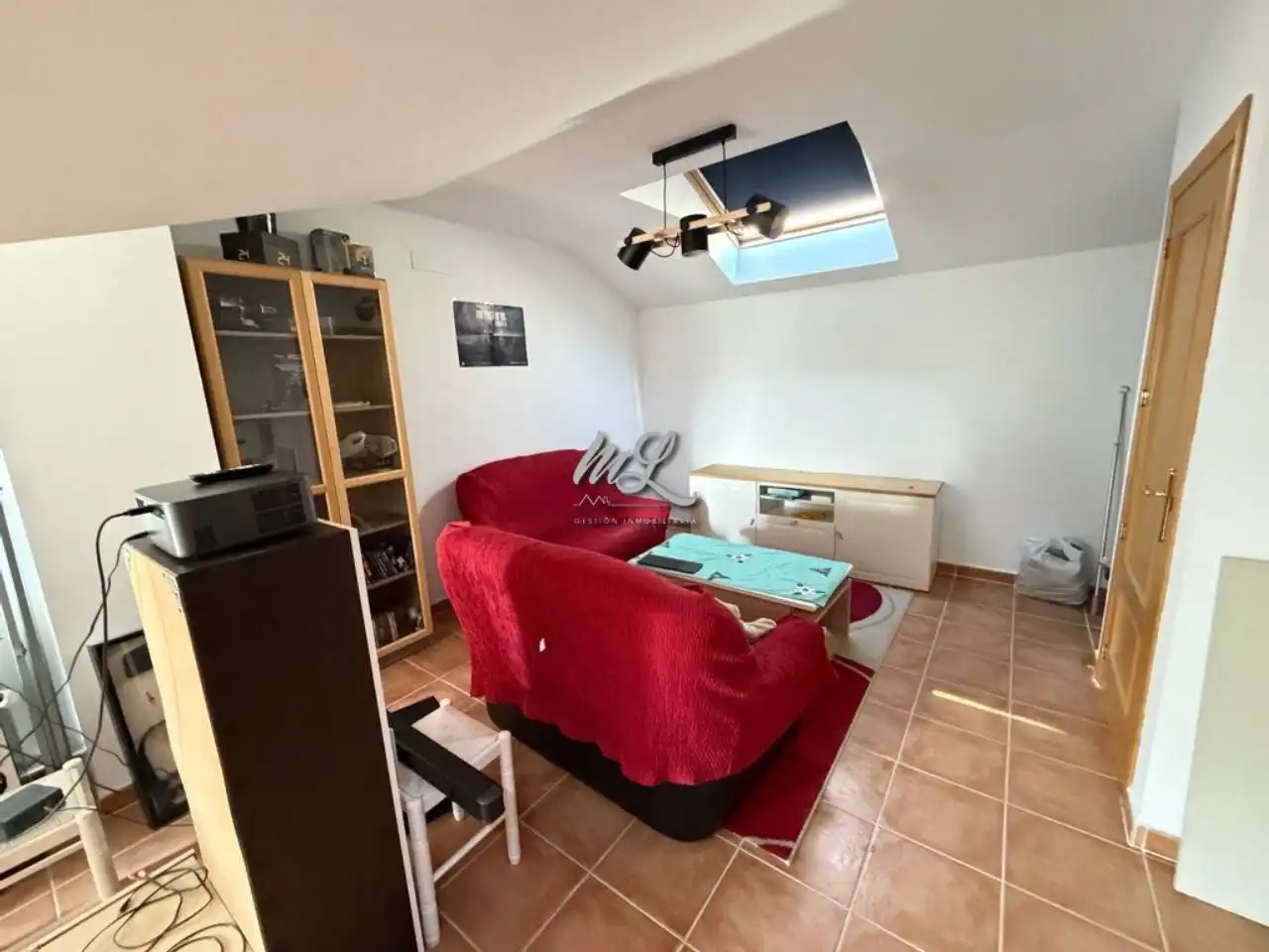 Sala d'estar de Casa adosada en venda en Burguillos de Toledo amb Aire condicionat, Calefacció i Jardí privat