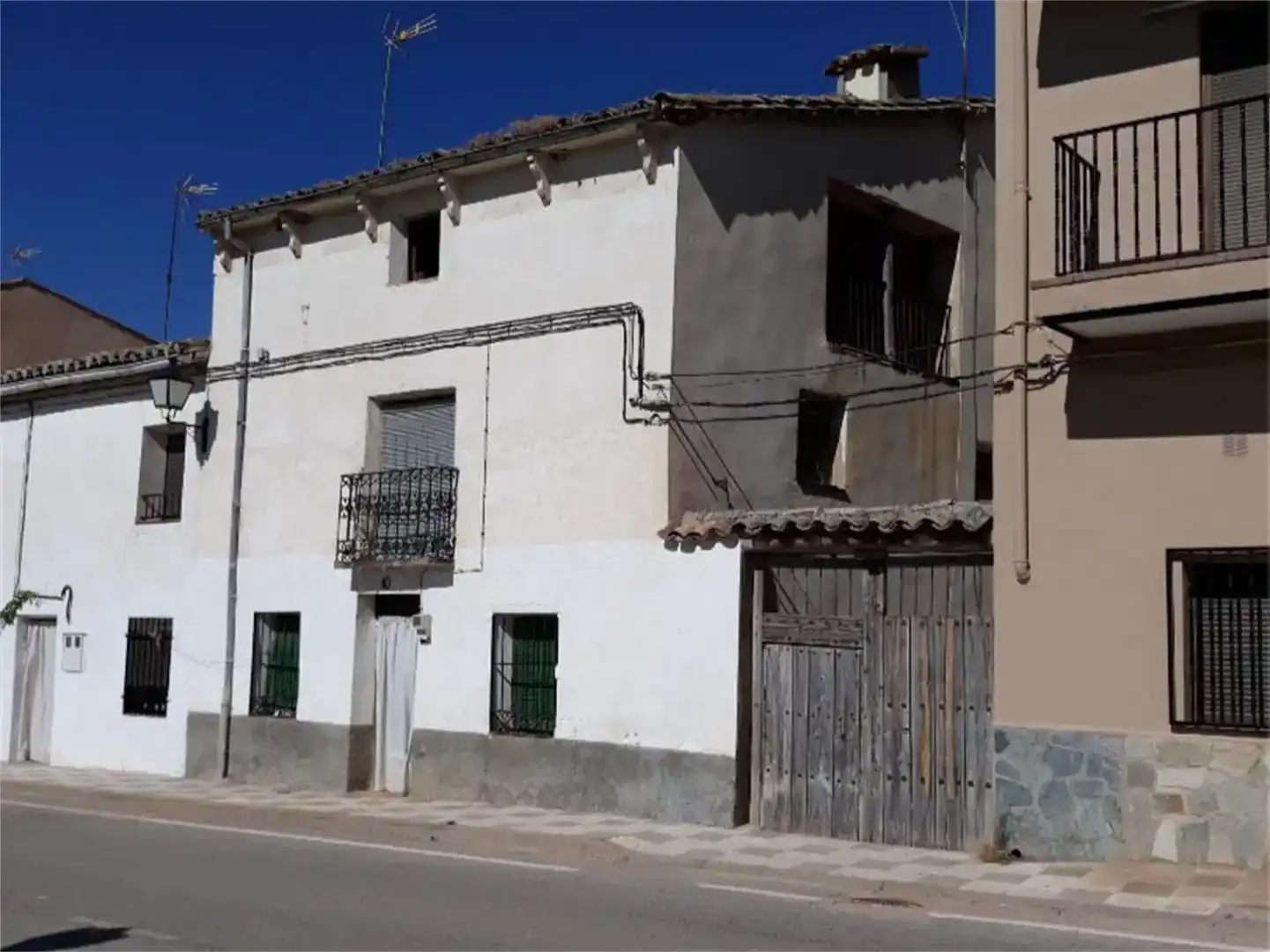Vista exterior de Casa adosada en venda en Albalate de las Nogueras, Cuenca