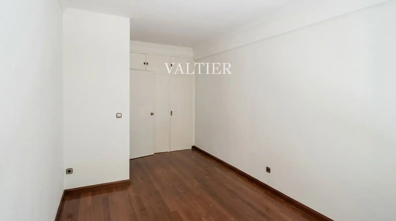 Bedroom of Flat for sale in Madrid  with Air Conditioner, Heating and Terrace