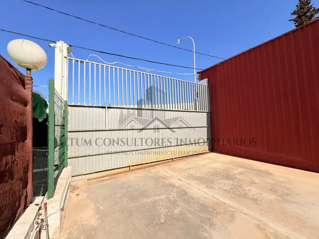 Aparcament de Casa o xalet en venda en Alcalá de Guadaira