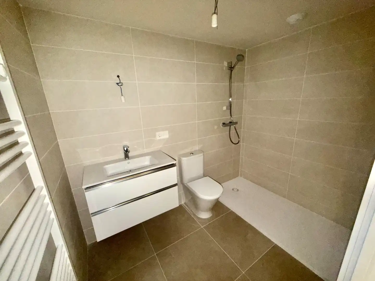Bathroom of Flat for sale in Valencia  with Air Conditioner, Parquet flooring and Terrace