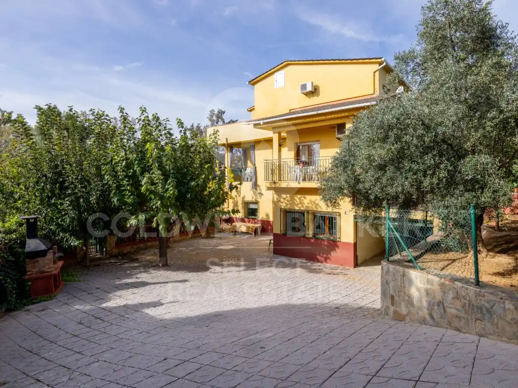 Vista exterior de Casa o xalet en venda en Castellar del Vallès