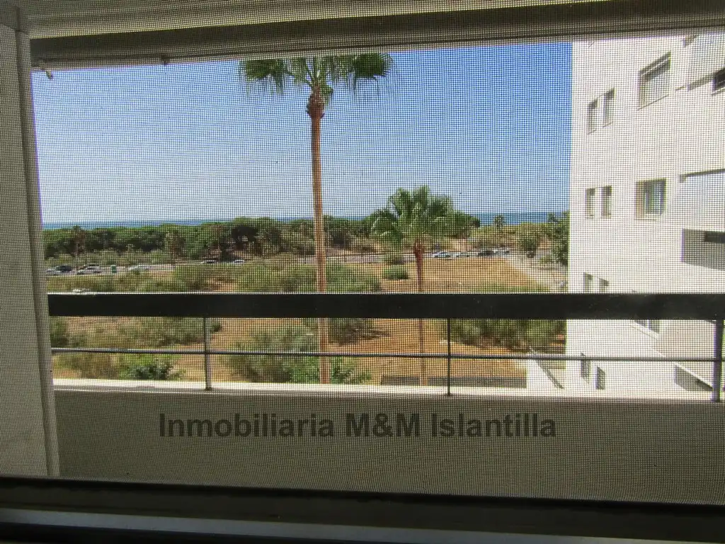 Piso en venta en Isla Cristina con Terraza, Horno y Lavadora
