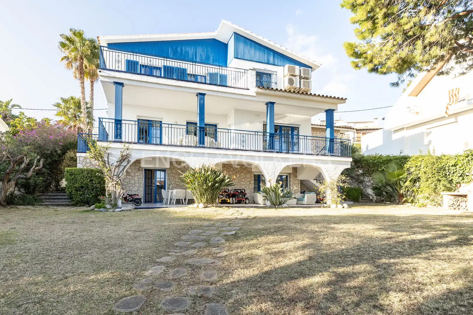 Vista exterior de Casa o chalet de alquiler en Sitges con Aire acondicionado, Calefacción y Jardín privado
